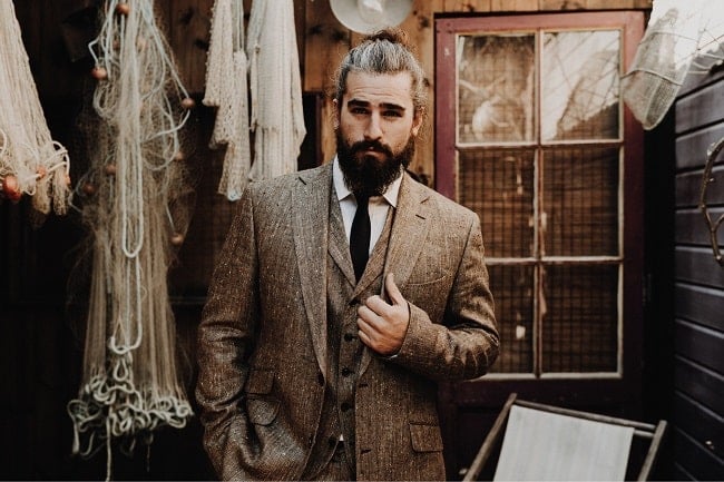 4 Clothing Items That Go Well with Tweed Jackets