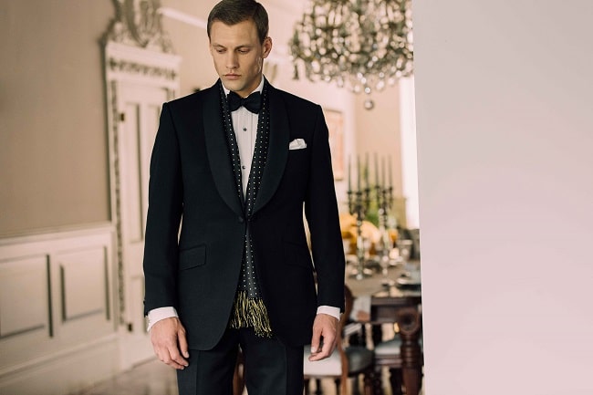 Dress to Impress with a Showstopping Suit