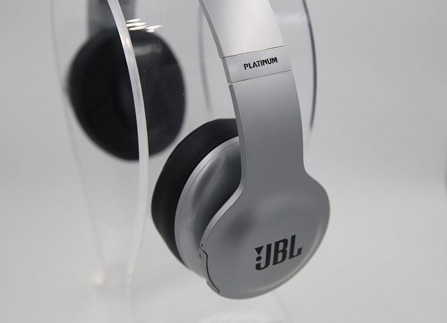 Platinum JBL Everest Elite 700 headphones