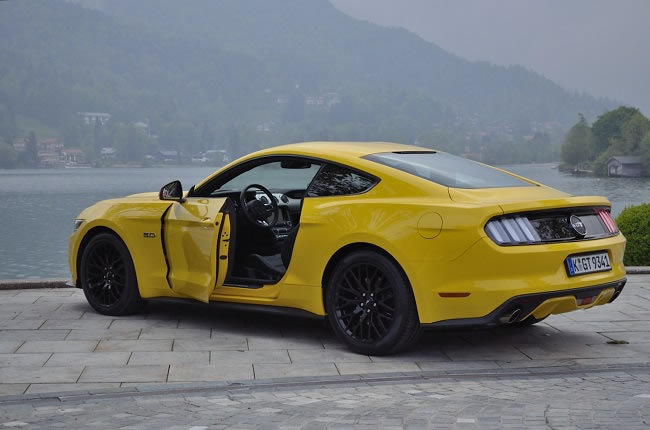 Ford Mustang 2015 Review
