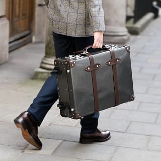 How to Stay Stylish When Living Out of a Suitcase
