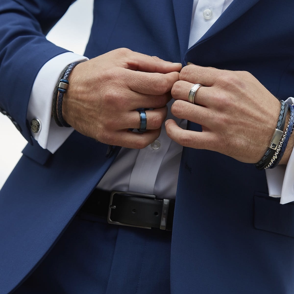6 Reasons Why Titanium Wedding Rings are Great for Men