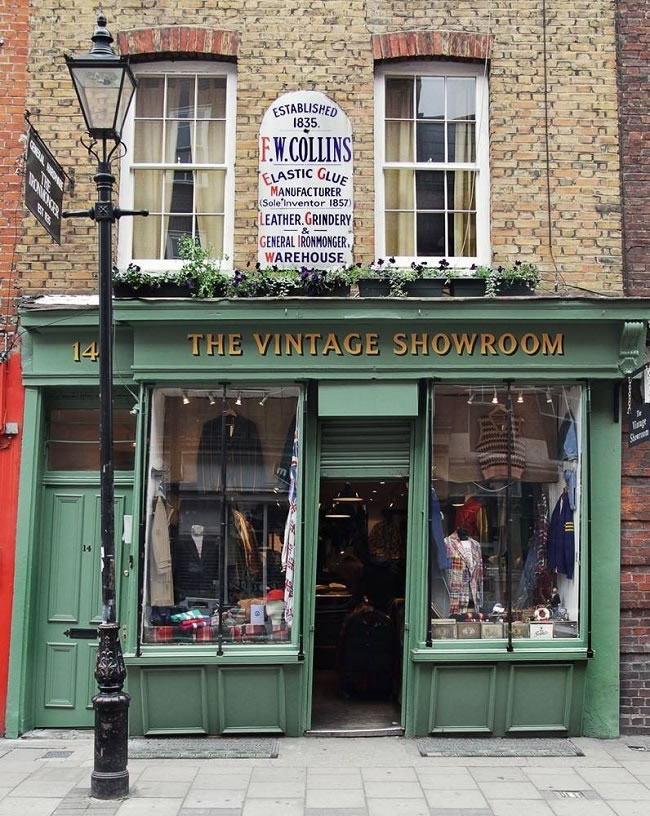 A Guide to Vintage  Shopping  in London