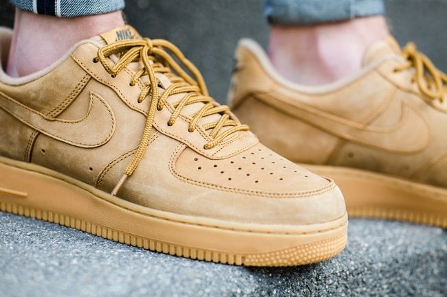how to stretch nike air force 1