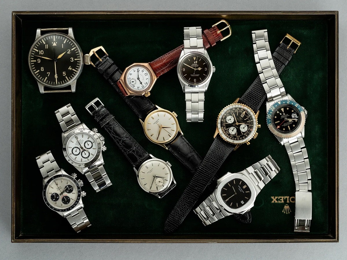Smartwatches vs Vintage Timepieces