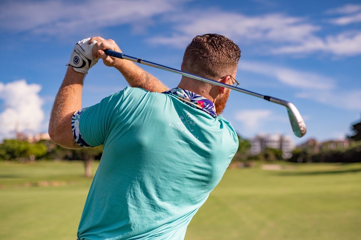 6 Useful Tips to Becoming Better at Playing Golf